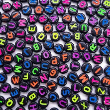 Imagem de Miçanga Passante Redondo Alfabeto Plástico Preto Letra Colorida 7mm 10