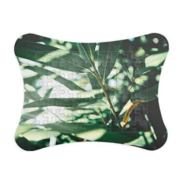 Imagem de Moldura de quebra-cabeça de foto natureza com folhas verdes