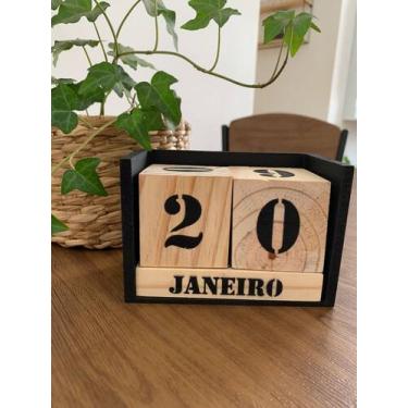 Imagem de Calendário em madeira Pinus - Thin Decor