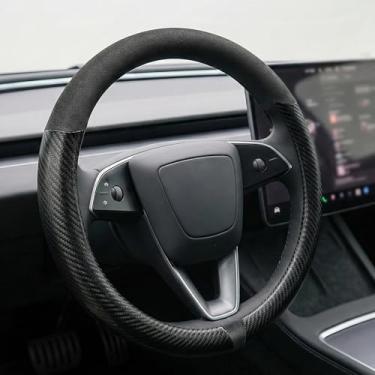 Imagem de Capa de volante para Tesla Model 3/Y - Couro de camurça cinza escuro, fibra de carbono, antiderrapante para segurança, ventilado, protege a roda original, melhora a sensação da mão (couro de carbono