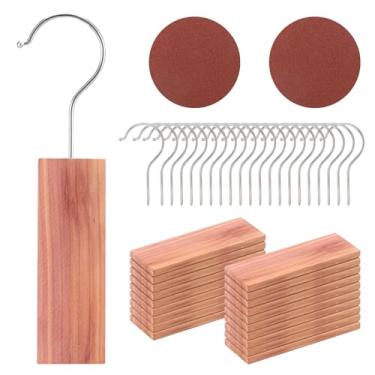 Imagem de KHZSPP 20 blocos de cedro para armazenamento de roupas, lascas de cedro com ganchos de metal e lixas para armários, gavetas, estantes de livros e armazenamento de cozinha