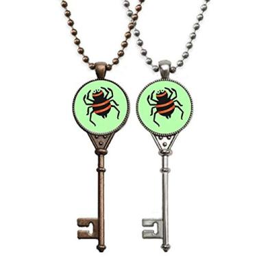 Imagem de Colar com pingente de chave de inseto benéfico Stagnate Joias para decoração de casal, Medium