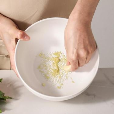 Imagem de KGCCIZI Tigelas de salada grandes de cerâmica com função de ralador de alho. Tigela de servir salada branca de 1,7 g. Tigela profunda adequada para sopa, cereal, ramen, macarrão, salada, branco puro.