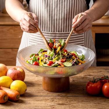 Imagem de LemonRoad Tigela de salada de vidro extra grande de 26 cm, tigela de servir frutas com base de madeira para mesa central de mesa, recipiente transparente para festas na cozinha, festas de Natal, vaso