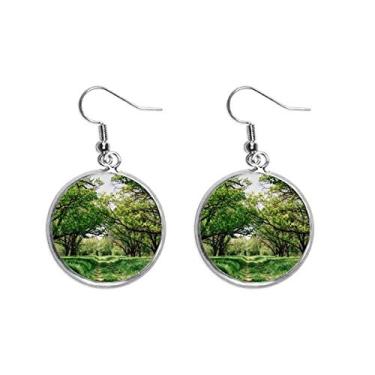 Imagem de Brinco feminino com pingente de prata e estampa florestal verde