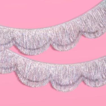Imagem de xo, Fetti Faixa de franja recortada iridescente prateada - 1,8 m | Decorações de despedida de solteira, placa de aniversário, decoração brilhante, cenário de cabine de fotos