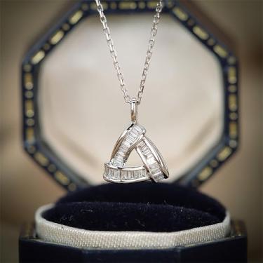 Imagem de Colar com pingente de triângulo inovador para mulheres, joias modernas e brilhantes, 40cm 5cm, Metal, Zircônia cúbica