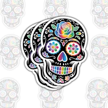 Imagem de Adesivo de caveira de açúcar arco-íris colorido Dia de Los Muertos inspirado arte de caveira floral brilhante mexicano estilo folclórico decalque de vinil para laptop, garrafa de água, capacete