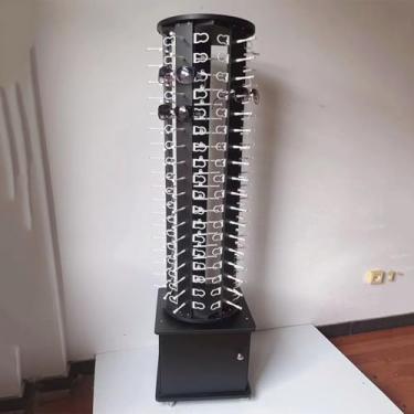 Imagem de Suporte giratório de armazenamento de óculos com rodas, organizador moderno de óculos de sol, suporte de madeira para óculos de leitura para 72/90/108 pares, rack de óculos comercial