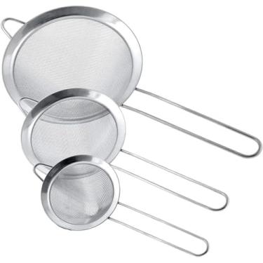 Imagem de Conjunto 3 Peneiras Coador Inox 8/10/12cm - Versátil, Durável, com Suporte para Panelas e Travessas, Resistente a Temperaturas e de Fácil Manuseio