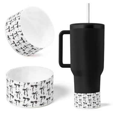 Imagem de R HORSE Bota de silicone Coquette Black Bow – Pacote com 2 capas protetoras antiderrapantes para garrafa de água Stanley Cup 1,134 g, protetor inferior para presentes de aniversário Stanley IceFlow