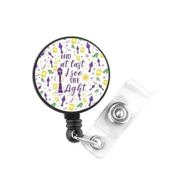 Imagem de PLITI Presente de princesa perdida presente de princesa presente camaleão presente e finalmente eu vejo a luz conto de fadas carretel de crachá para enfermeira médica (ver emblema leve)