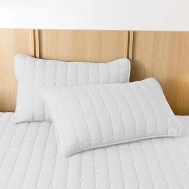 Imagem de Kit 2 Capas de Travesseiro Impermeáveis + 1 Protetor de Colchão com Elástico Matelado Ultrassônico para Cama Casal Queen King(BRANCO)