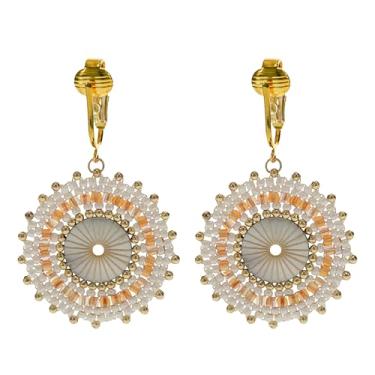 Imagem de Aloha Earrings Brincos pendentes de círculos com contas em tom dourado não perfurado, One Size, Metal, Sem pedra preciosa