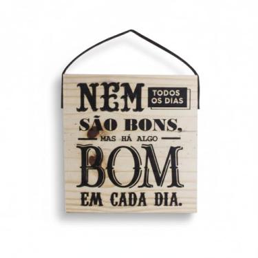 Imagem de Quadrinho Decorativo de Madeira Algo Bom, Compensado Naval, 19x19cm, Natural com Detalhes Preto e Vermelho, Tema Amor, Gancho Jacaré