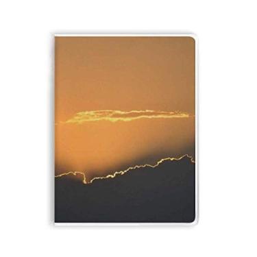 Imagem de Diário de capa macia com capa macia para caderno, nuvens de céu escuro laranja