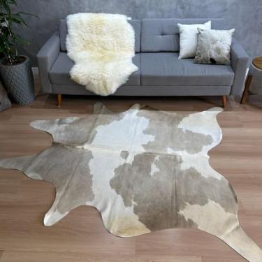 Imagem de Tapete De Couro Formato Bovino Legítimo Tons Champagne 1,70x1,95m