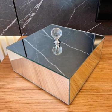 Imagem de Caixa Espelhada com Puxador Cristal Prata Luxo Quadrada - DIVINNI