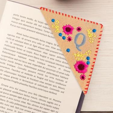 Imagem de Marcador de página floral de canto bordado personalizado para esposa, mãe, leitora, estudante, clube, acessório, 1 peça (bege outono Q)