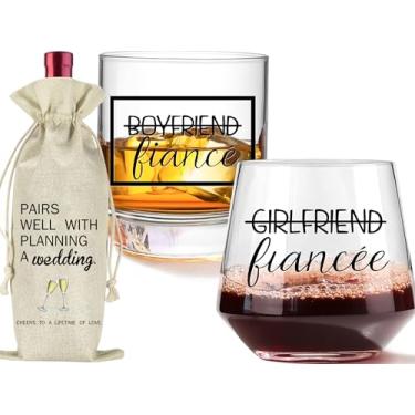 Imagem de comfit Presentes de noivado para casais - presente de noivado, decoração de festa de noivado, presente de noivado para mulheres/ela/recém-casado, noiva e noiva vinho e copos de uísque