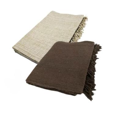 Imagem de Conjunto de mantas extragrandes para sofá (2 peças), dimensões 300 x 180 cm, material de algodão puro, com finalidades decorativas e protetoras. (Caramelo + Marrom Escuro)