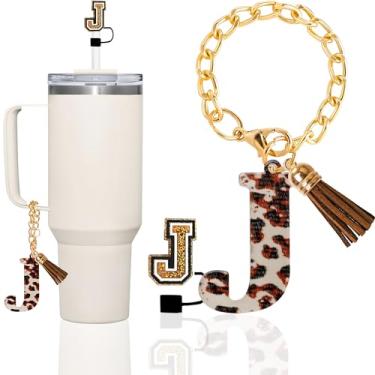Imagem de Berloque Leopard J e topo de palha para copo - Nome inicial letra Stanley Acessórios - Berloque de alça personalizada e capa de canudo para copo Stanley Yeti de 10 mm e 1,134 g