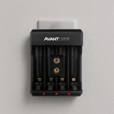 Imagem de Carregador De Tomada Para 4 Pilhas Recarregáveis AA / AAA / 9V 110/220