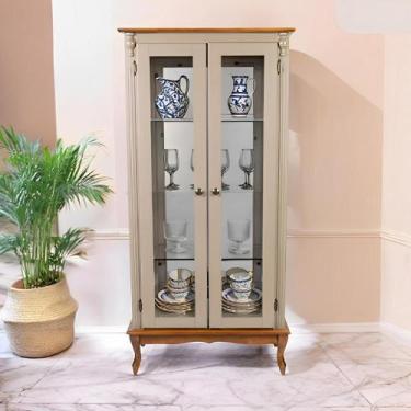 Imagem de Cristaleira 2 Portas com Prateleiras de Vidro, Espelho no Fundo e Pés 