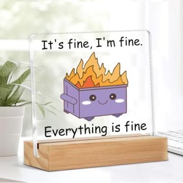 Imagem de Decoração de mesa de lixo roxa para bombeiros presentes de escritório engraçados para mulheres e homens colegas de trabalho I'm Fine Everything Is Fine Cute Dumpster Decoração de placas de mesa