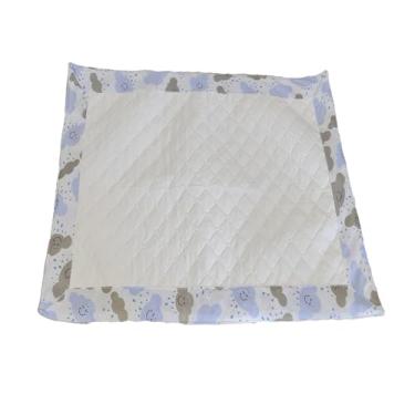 Imagem de Tapete Higiênico Pet Impermeável Lavável, Branco, Microfibra Matelada com Bordas Estampadas, Base Impermeável (Azul Bebê Nuvem, Médio (70x70cm))