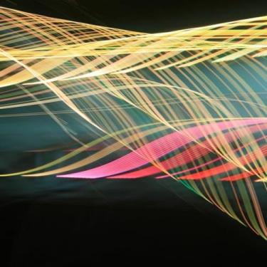 Imagem de Quadro Decorativo com Estampa Digital de Trilhas de Luz Negros Moderno para Parede 50x50cm