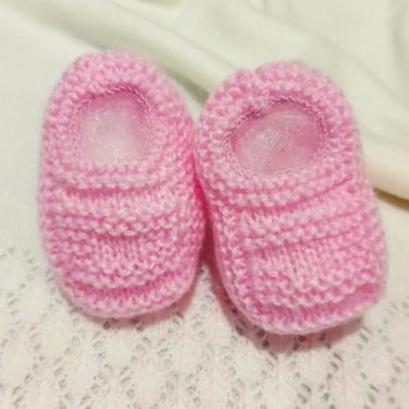 Imagem de Sapatinho de Bebê de Tricô Rosa - 0 a 3 meses - Lojinha Uai