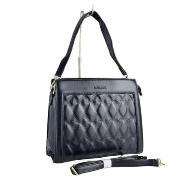 Imagem de Bolsa Tiracolo Feminina em Couro Sintético Matelassê, Preta, com Alça Ajustável