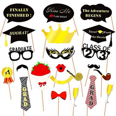 Imagem de 50 adereços para cabine de fotos de formatura 2021, adereços grandes para fotos de graduação classe de 2021 com palitos para crianças, meninos e meninas, lembrancinhas de festa e decoração para fotos e selfies