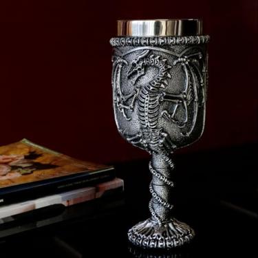 Imagem de alikiki Cálice Medieval Skull Dragon Wine Cálice Dungeons and Dragons Cálice Copo Grande de Aço Inoxidável 397 g Got Dragon D&D Fans Presente para Decoração de Festa Aniversário