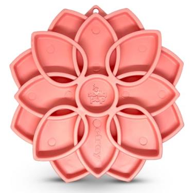 Imagem de SodaPup Mandala Softie eTray – Alimentador de enriquecimento durável feito nos EUA, não tóxico, seguro para animais de estimação, borracha segura para alimentos para estimulação mental, evitar