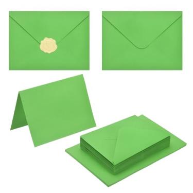 Imagem de PATIKIL Pacote com 20 envelopes verdes de grama 10 x 15 cm com cartões, envelopes A6 de aba V com cartolina e adesivos dourados para cartões comemorativos de casamento, convites de aniversário, envio