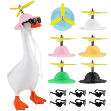 Imagem de LuneClat Mini roupas de ganso de mesa – 12 peças de roupa de ganso de varanda com mini chapéu e óculos para decoração de fantasia de 17,8 cm com estátua magnética de 17,8 cm, porta-chaves de pato de