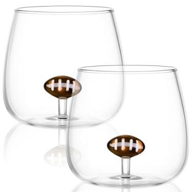 Imagem de Potchen 2 peças de taças de vinho de futebol 3D sem haste copo de vidro de suco de ícone de futebol para coquetéis legais para aniversário esportes temáticos suprimentos de festa presentes para amigos