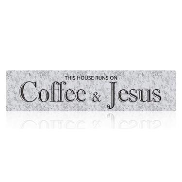 Imagem de Placas de metal para decoração de parede de café This House Runs On Coffee And Jesus 39.4 cm x 9.4 cm Home Bar Pantry Accessories Hanging Coffee Sign for Cafe Farmhouse Kitchen Wall Decoration