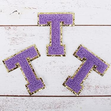 Imagem de Pacote com 3 adesivos de chenille com glitter e letras universitárias de 5 cm de altura - Tecido de chenille lavanda com acabamento em glitter dourado - Costurar ou passar a ferro - 5 cm LAV T