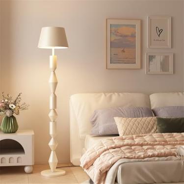 Imagem de Luminária de chão contemporânea de luxo, com design moderno e artístico, ideal para sala de estar, quarto, escritório, casa de campo, hotel ou residências. Possui LED, design retrô e criativ