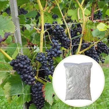 Imagem de Pacote com 2 redes de treliça para plantas – Malha de poliéster de 1,5 x 4,5 m para plantas trepadeiras, vegetais, frutas e barracas de cultivo interno