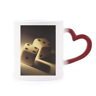 Imagem de Caneca de cerâmica sensível ao calor com pontos de jogo de dados vermelho que muda de cor