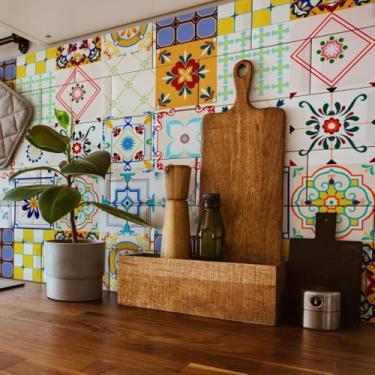 Imagem de Adesivo de Parede Azulejo Retrô 07 azul e amarelo para Cozinha e Banheiro, ladrilho hidráulico, lavável e fácil de aplicar