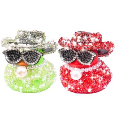Imagem de MuMyer Ornamentos de carro de pato de borracha com strass, 2 peças engraçadas diamante patos decoração painel de carro acessórios de pato com mini chapéu de cowboy brilhante colar e óculos de sol