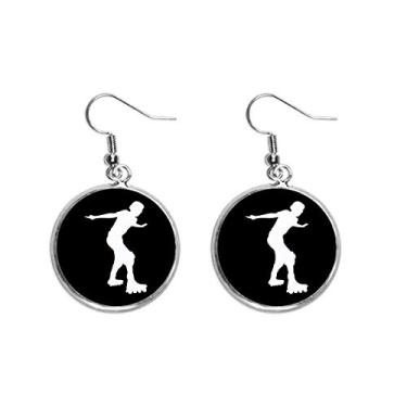 Imagem de Brinco preto com silhueta esportiva de patinação na orelha pendente prata joia feminina