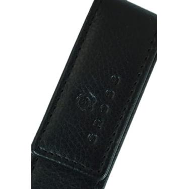 Imagem de Couro italiano de flor integral cruzado, detalhe característico perfurado, bolsa de caneta única flip superior com encaixe seguro, preta e pode acomodar qualquer caneta transversal