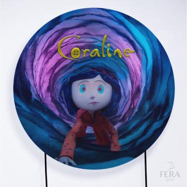 Imagem de Painel Decorativo para Festa 1,80x1,80 metros Vesti Fácil com Elástico Coraline - Fera Print