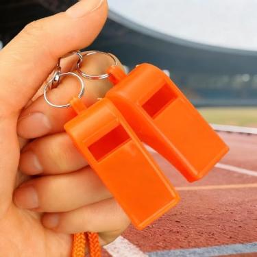 Imagem de Apito de árbitro de competições esportivas profissionais com cordão para uso externo com decibel alto portátil de sinalização de resgate (laranja)